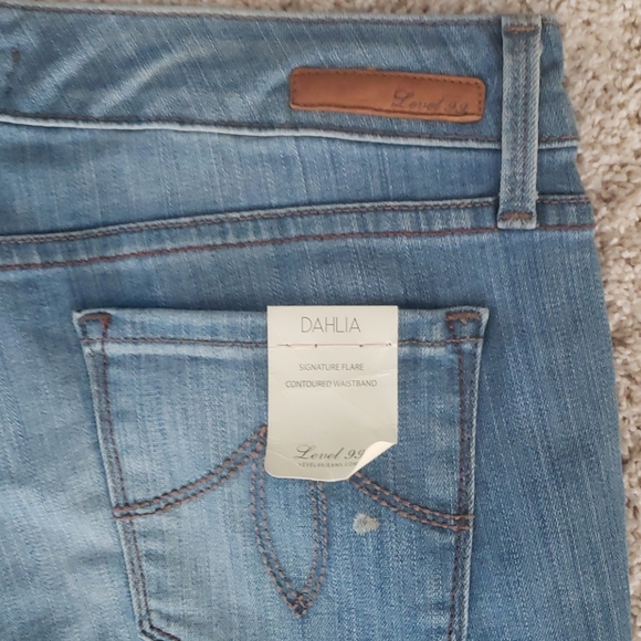 NWT Level 99 low rise flare jean - Picture 4 of 4